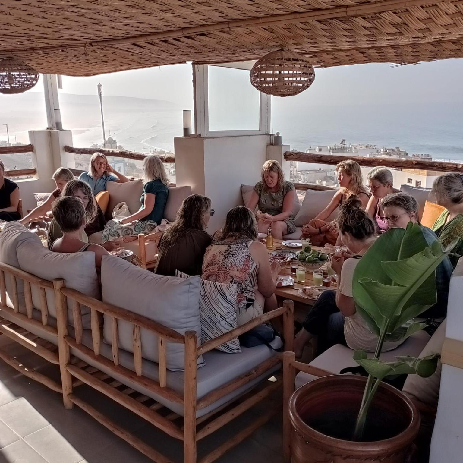 Bigblue Surf Hostel & Coworking Space - Taghazout (Adults Only) Azazoul Eksteriør bilde