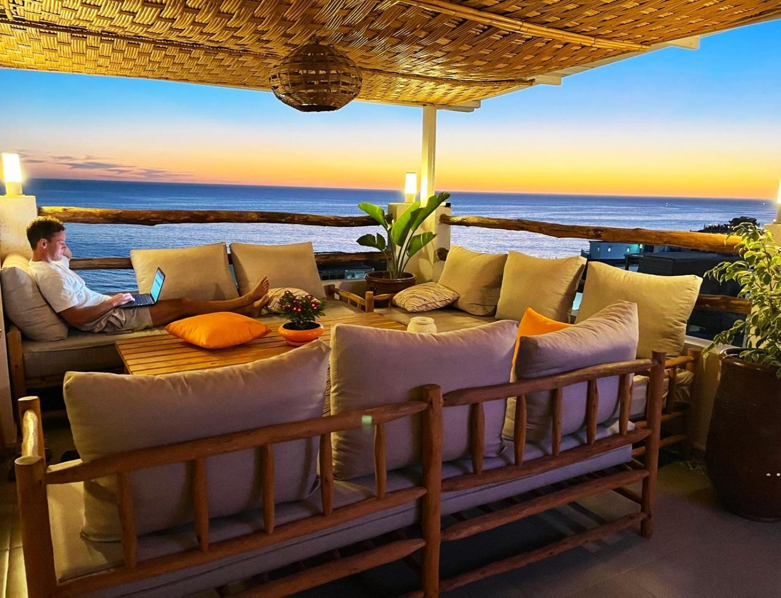 Bigblue Surf Hostel & Coworking Space - Taghazout (Adults Only) Azazoul Eksteriør bilde