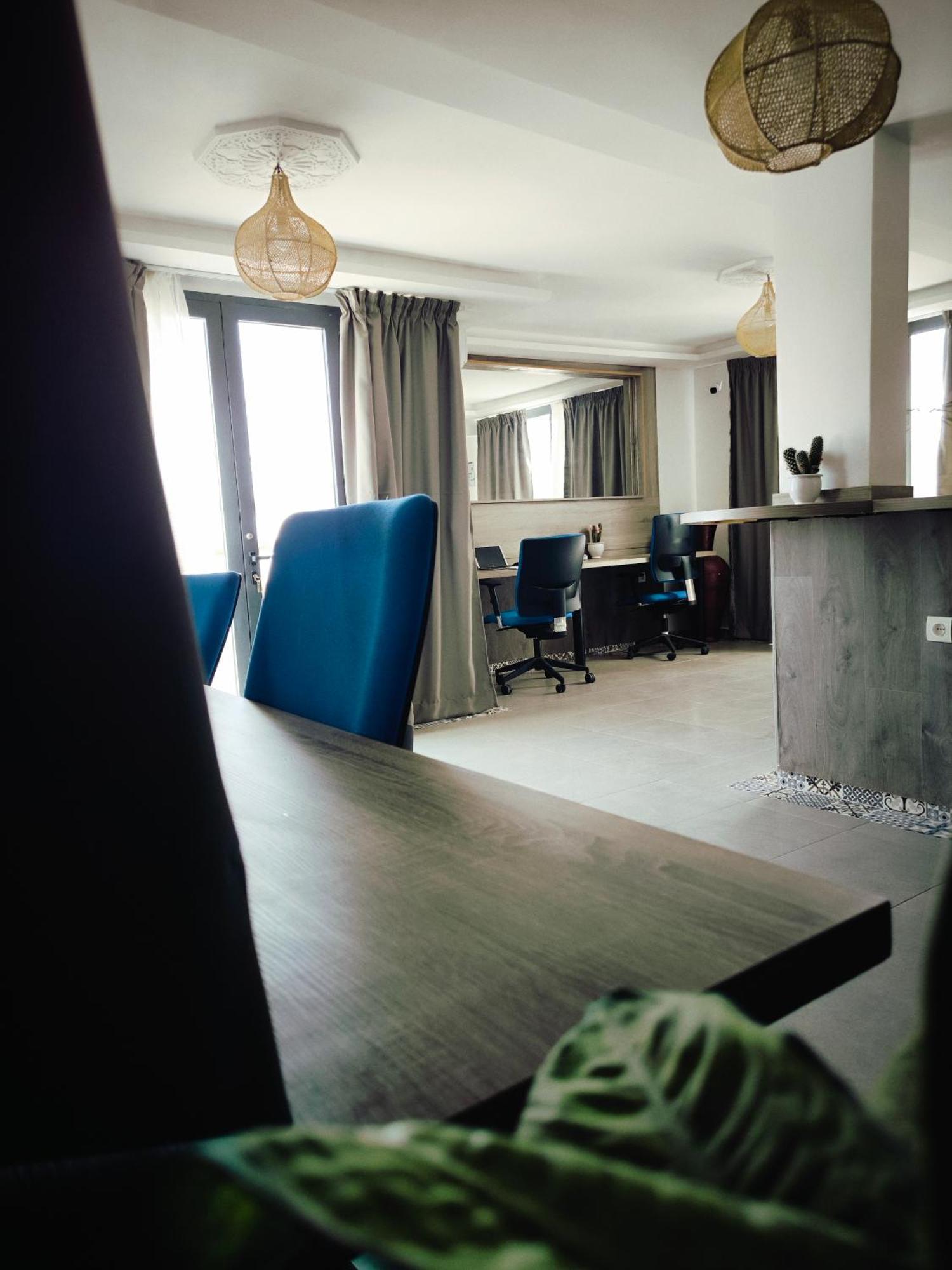 Bigblue Surf Hostel & Coworking Space - Taghazout (Adults Only) Azazoul Eksteriør bilde