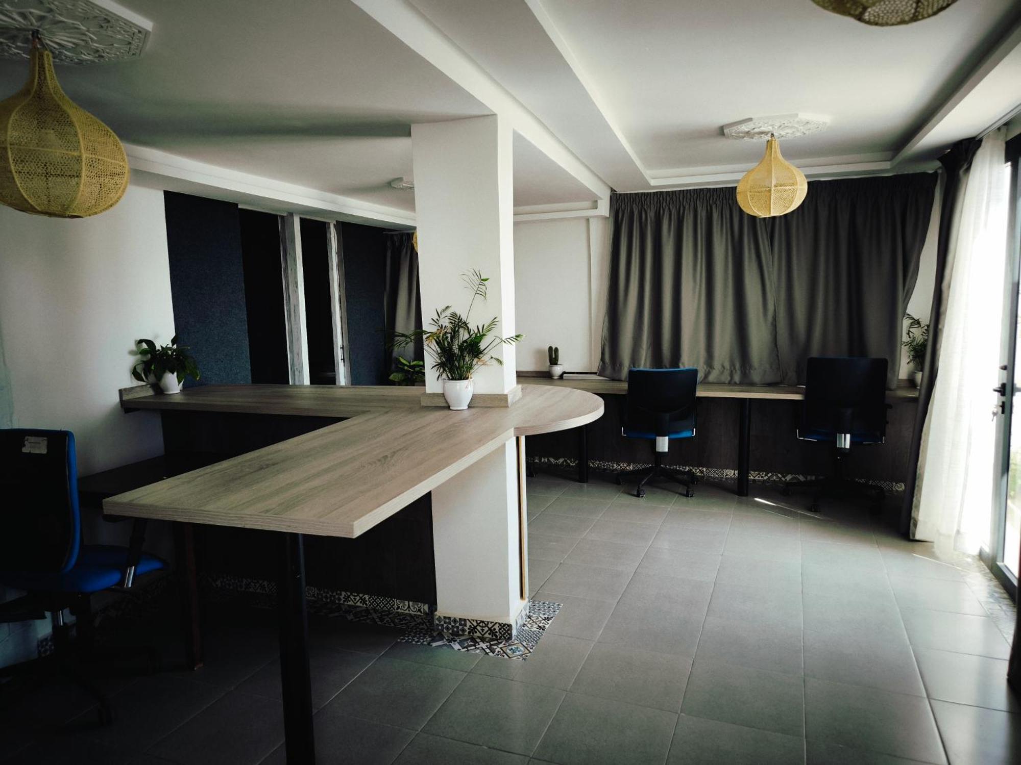 Bigblue Surf Hostel & Coworking Space - Taghazout (Adults Only) Azazoul Eksteriør bilde
